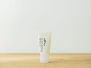 松山油脂 LEAF&BOTANICS ハンドクリーム グレープフルーツ