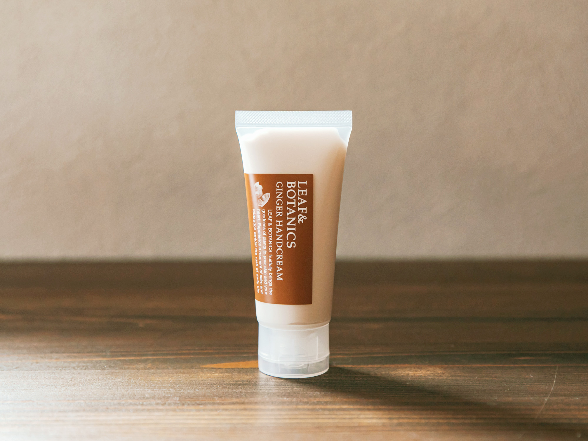 松山油脂 LEAF&BOTANICS ハンドクリーム ジンジャー