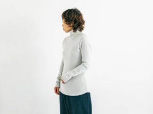 フライス タートルネック長袖Tシャツ／余白（yohaku）
